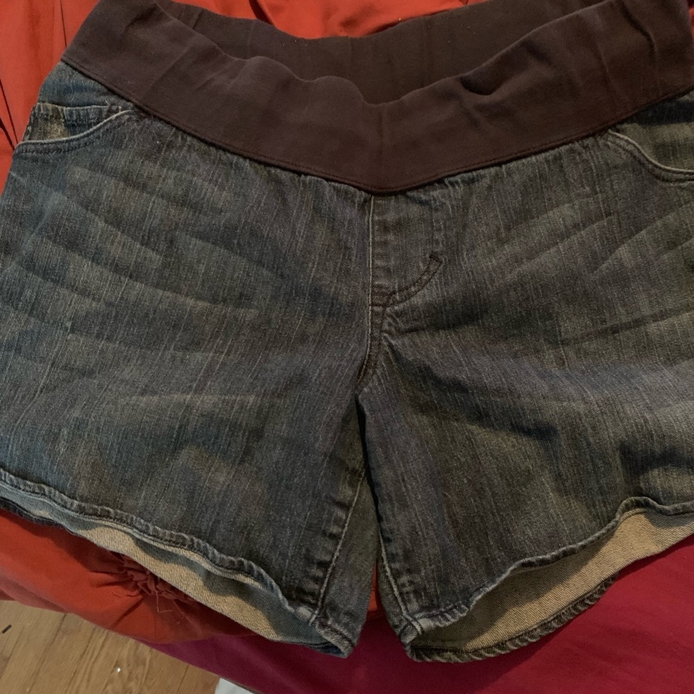 Maternity stretch denim shorts
